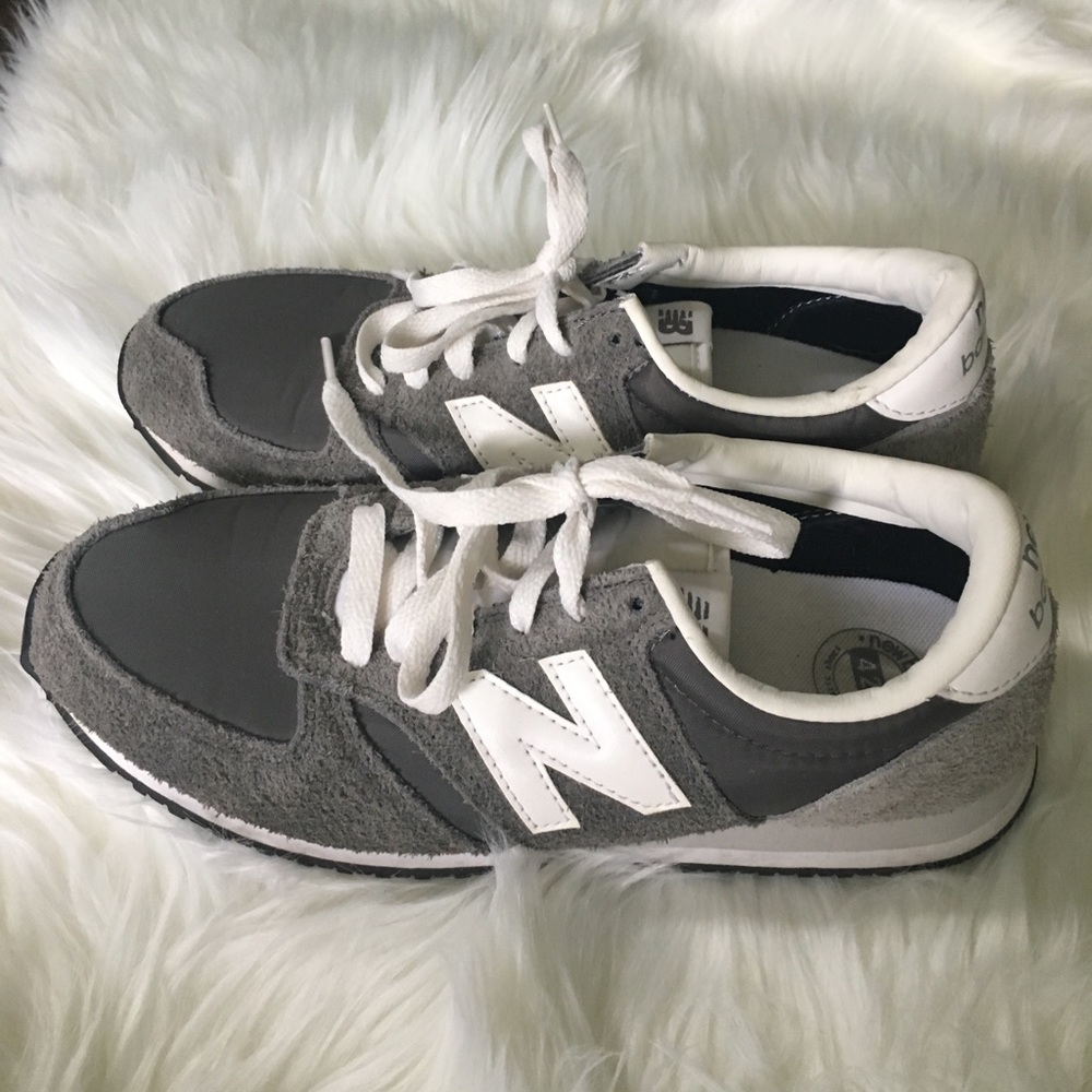 7.5 New Balance Sneakers